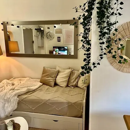 La Chambrette : Studio-rer A-wifi-netflix-jardin דירה *